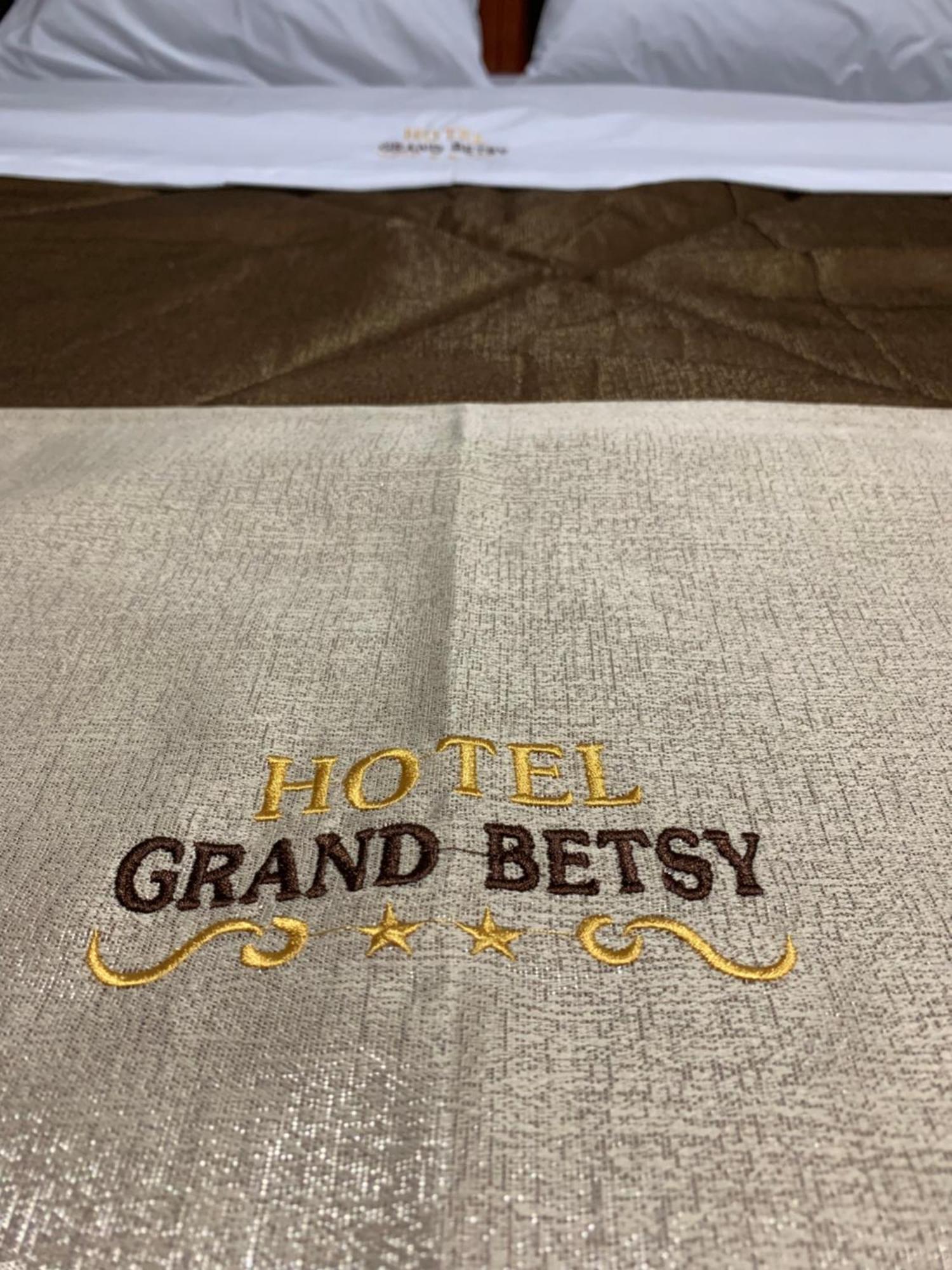 Grand Hotel Betsy Lima Luaran gambar